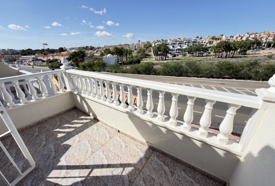 Venta - Adosado -
Villamartín
