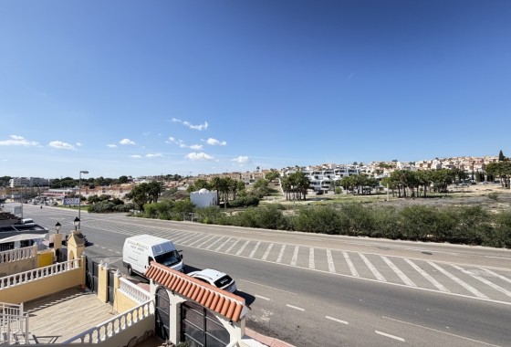 Venta - Adosado -
Villamartín