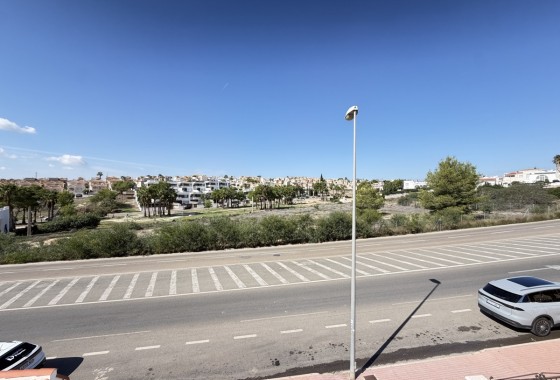 Venta - Adosado -
Villamartín