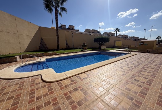 Venta - Adosado -
Villamartín