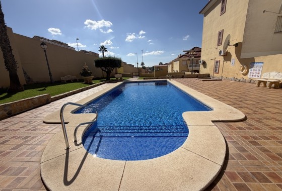 Venta - Adosado -
Villamartín