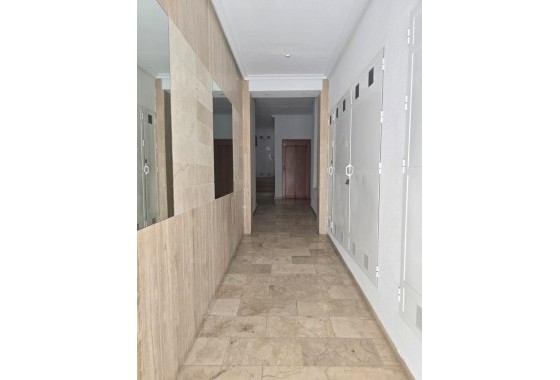 Wiederverkauf - Wohnung / Apartment -
Torrevieja - Playa del Cura