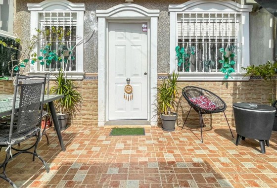 Sprzedaż - Apartament / Mieszkanie -
Torrevieja - La Siesta