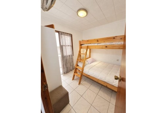 Herverkoop - Appartement / Flat -
Torrevieja - Torretas