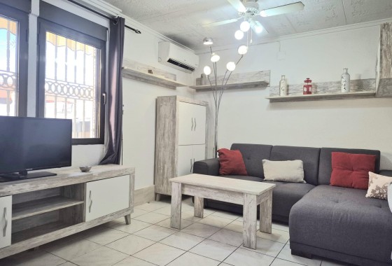 Herverkoop - Appartement / Flat -
Torrevieja - Torretas