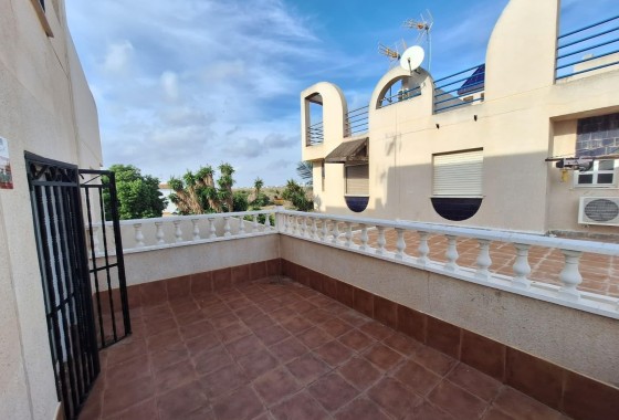 Herverkoop - Halfvrijstaande villa -
Torrevieja