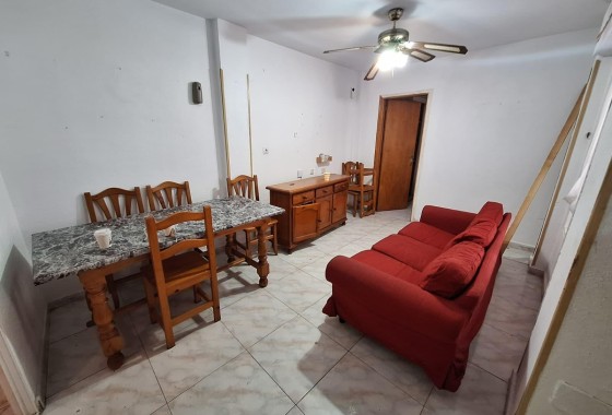 Herverkoop - Halfvrijstaande villa -
Torrevieja