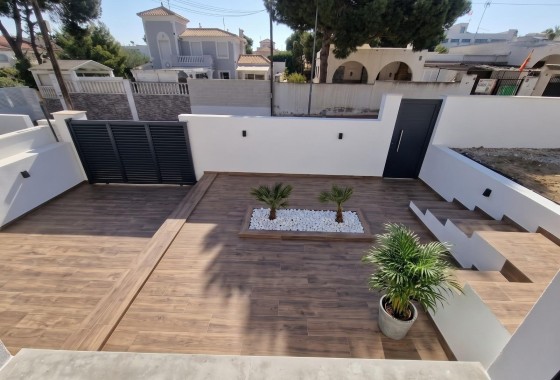 Venta - Chalet Independiente -
Torrevieja - Los Balcones