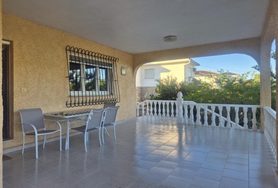 Sprzedaż - Willa wolnostojąca -
Torrevieja - Los Balcones