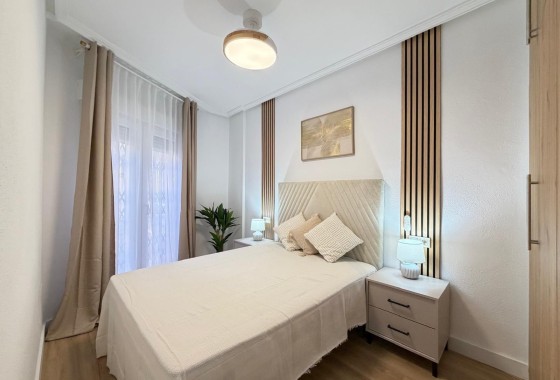 Herverkoop - Appartement / Flat -
Torrevieja - Playa de los Locos