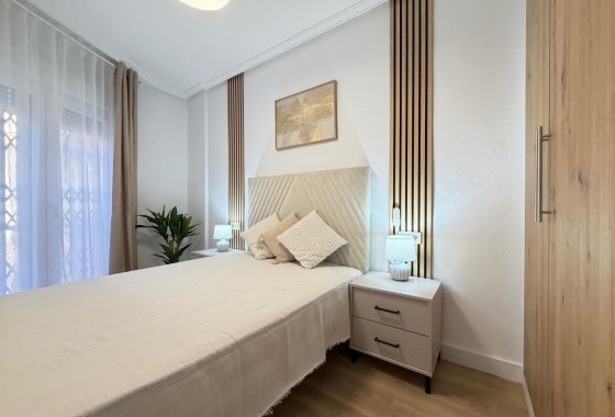Herverkoop - Appartement / Flat -
Torrevieja - Playa de los Locos