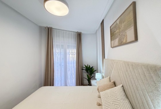 Herverkoop - Appartement / Flat -
Torrevieja - Playa de los Locos