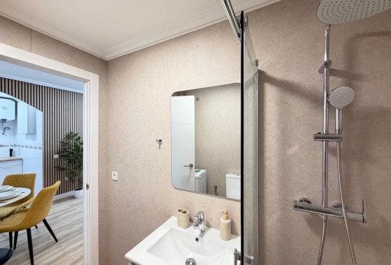 Herverkoop - Appartement / Flat -
Torrevieja - Playa de los Locos
