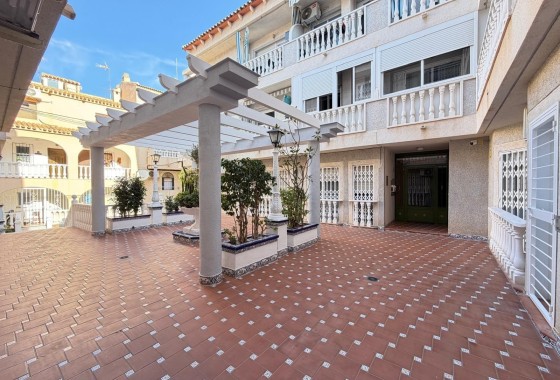 Herverkoop - Appartement / Flat -
Torrevieja - Playa de los Locos