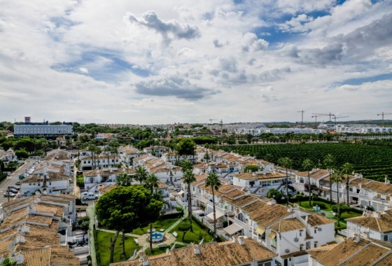 Herverkoop -  -
Torrevieja - Lago jardin