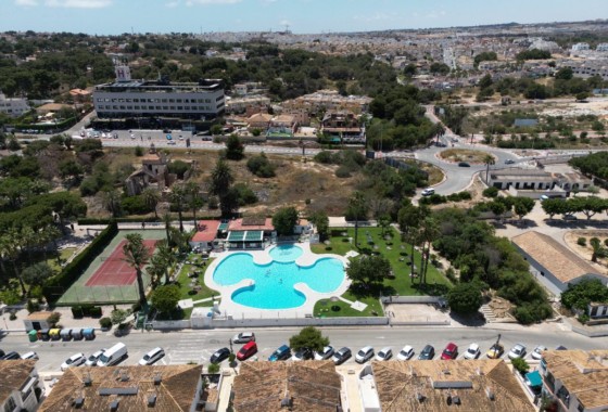 Herverkoop -  -
Torrevieja - Lago jardin