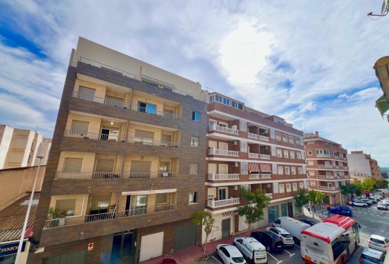 Resale - Apartment / Flat -
Torrevieja - Puerto Deportivo