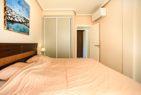 Herverkoop - Rijhuis -
Torrevieja - Los Balcones