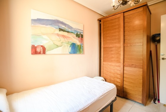 Herverkoop - Rijhuis -
Torrevieja - Los Balcones