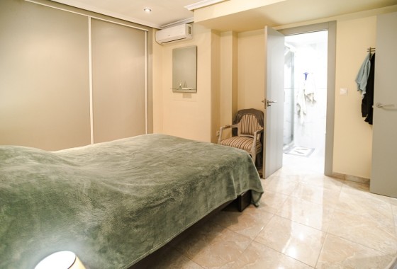 Herverkoop - Rijhuis -
Torrevieja - Los Balcones