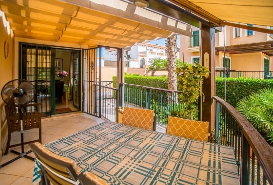 Herverkoop - Rijhuis -
Torrevieja - Los Balcones