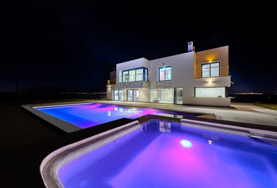 Resale - Detached Villa -
La Marina