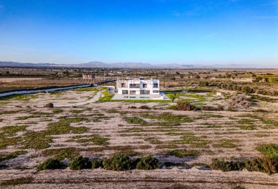 Resale - Detached Villa -
La Marina
