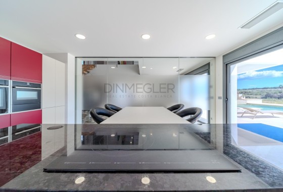 Resale - Detached Villa -
La Marina