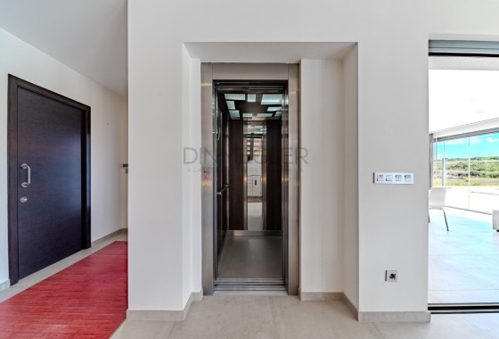 Resale - Detached Villa -
La Marina