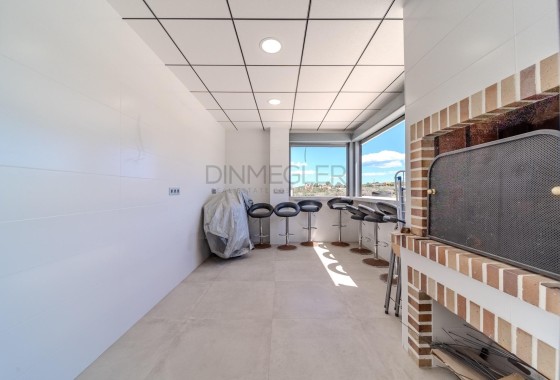 Resale - Detached Villa -
La Marina