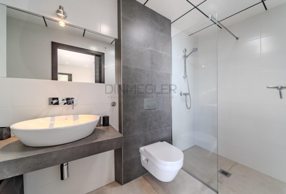 Resale - Detached Villa -
La Marina