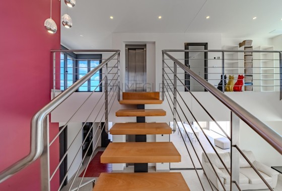 Resale - Detached Villa -
La Marina