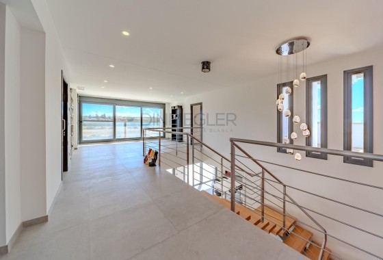 Resale - Detached Villa -
La Marina