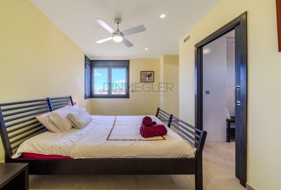 Resale - Detached Villa -
La Marina