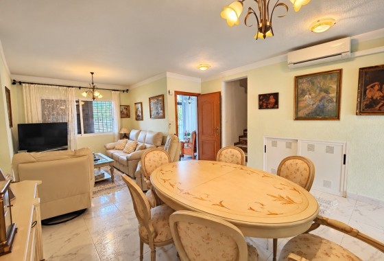 Revente - Maison de ville -
Torrevieja - Nueva Torrevieja