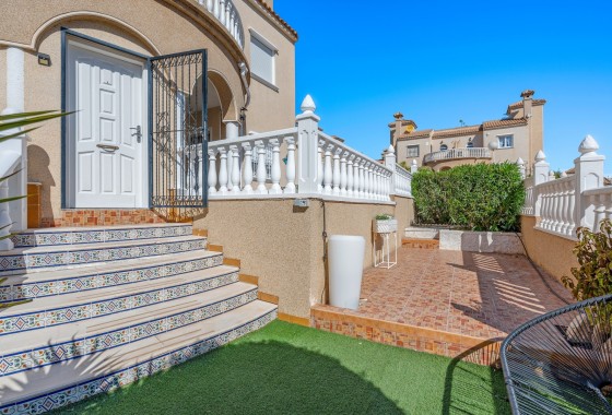 Wiederverkauf - Reihenhaus -
Villamartín - Costa Blanca