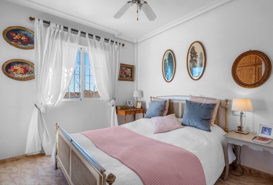 Wiederverkauf - Reihenhaus -
Villamartín - Costa Blanca