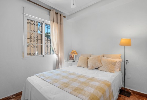 Wiederverkauf - Reihenhaus -
Villamartín - Costa Blanca