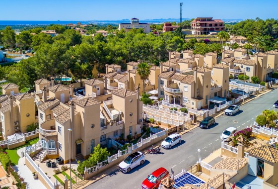 Wiederverkauf - Reihenhaus -
Villamartín - Costa Blanca