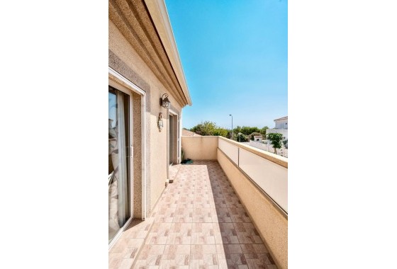 Venta - Adosado -
Torrevieja