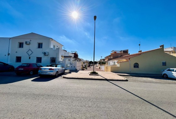 Venta - Adosado -
Torrevieja