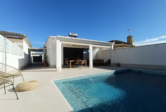 Venta - Chalet Independiente -
El Chaparral