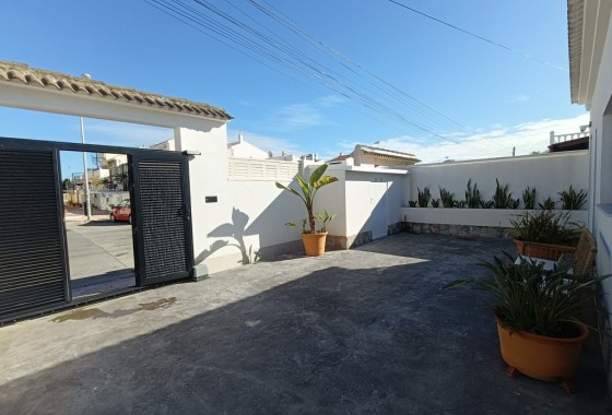 Venta - Chalet Independiente -
El Chaparral