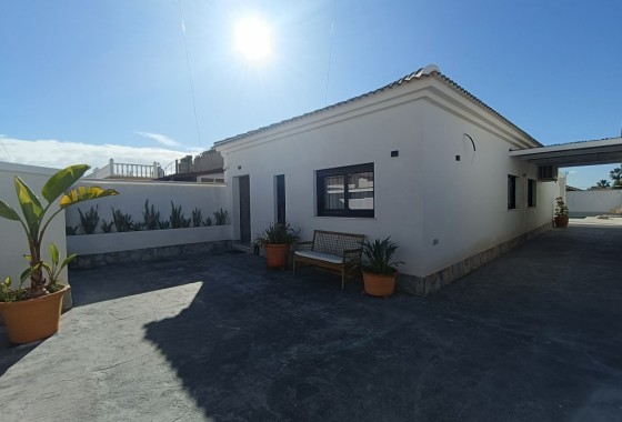Venta - Chalet Independiente -
El Chaparral