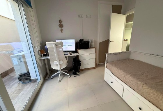 Herverkoop - Appartement / Flat -
Torrevieja - Torreta florida