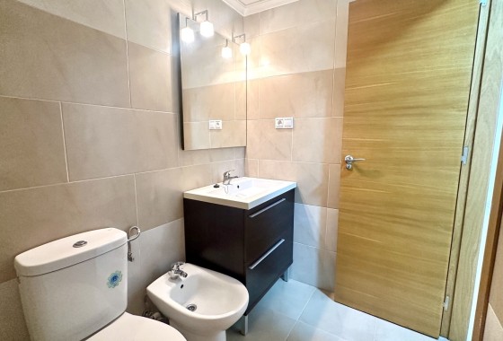 Herverkoop - Appartement / Flat -
Torrevieja