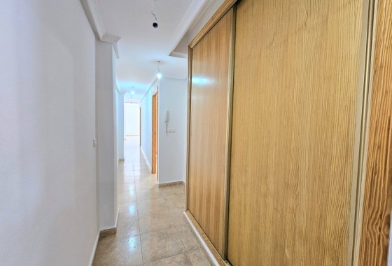 Resale - Apartment / Flat -
Torrevieja