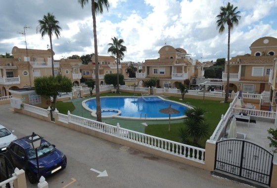 Herverkoop - Rijhuis -
Cabo Roig