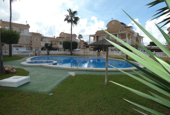 Herverkoop - Rijhuis -
Cabo Roig
