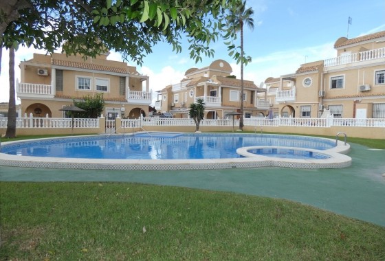 Herverkoop - Rijhuis -
Cabo Roig